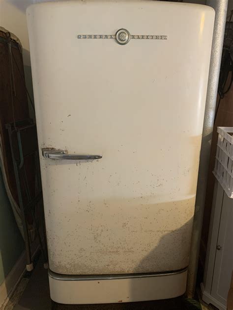 refrigerator in German